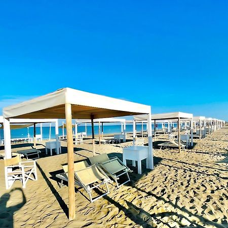 Regina Beach Holiday Apartments Tirrenia Εξωτερικό φωτογραφία